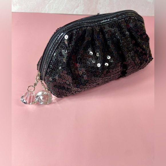 Black Sequins Cosemtic bag with zipper closure and faux crystal pulls - Picture 4 of 7